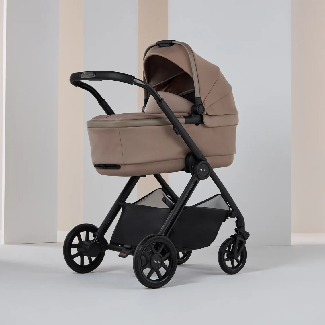 Reef-2-Mocha-Carrycot-on-Chassis-Carousel